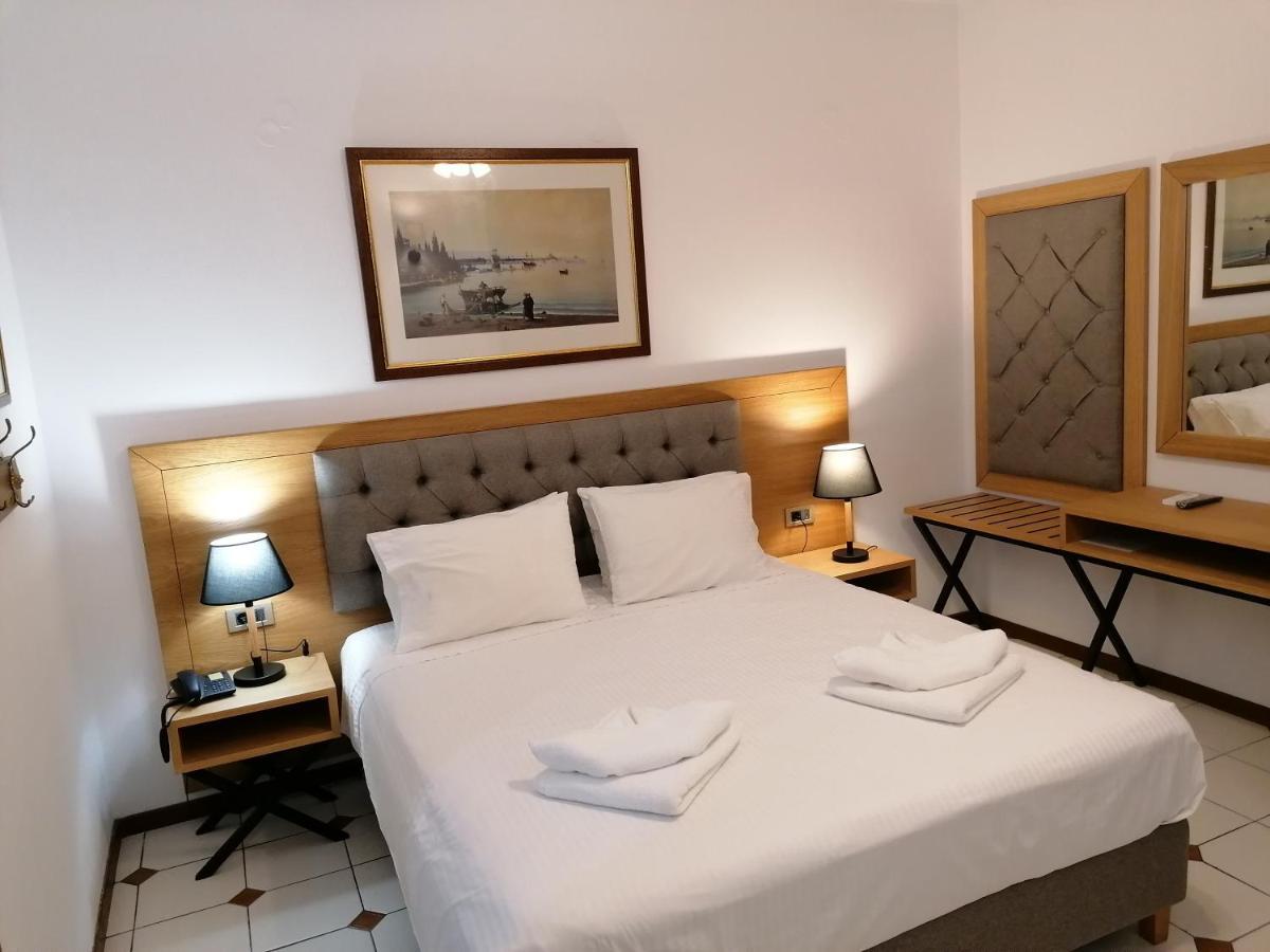 Magda'S Hotel Apartments Parga Exterior photo