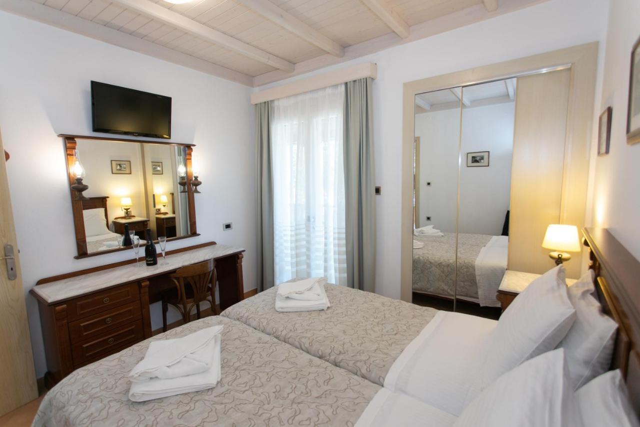 Magda'S Hotel Apartments Parga Exterior photo