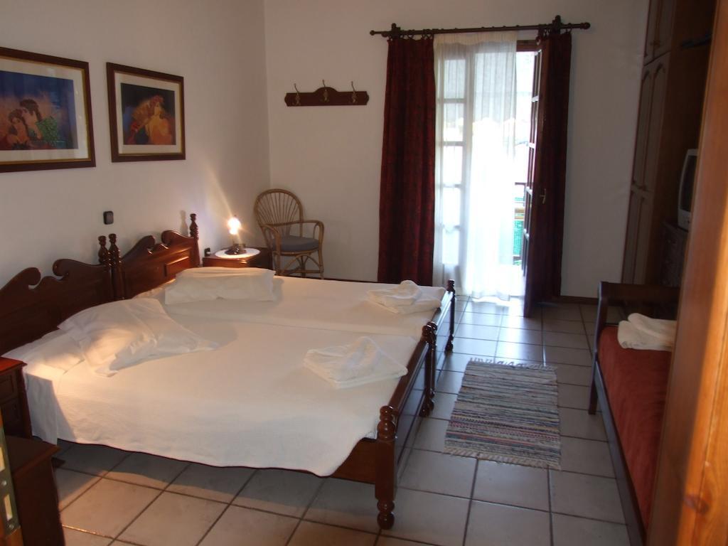 Magda'S Hotel Apartments Parga Room photo